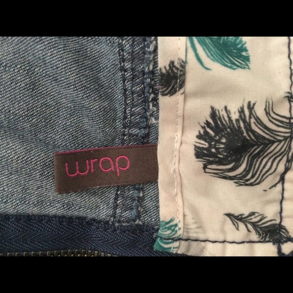 Flippy and fun light weight denim mini skirt made by Wrap size 18 - Picture 3 of 6